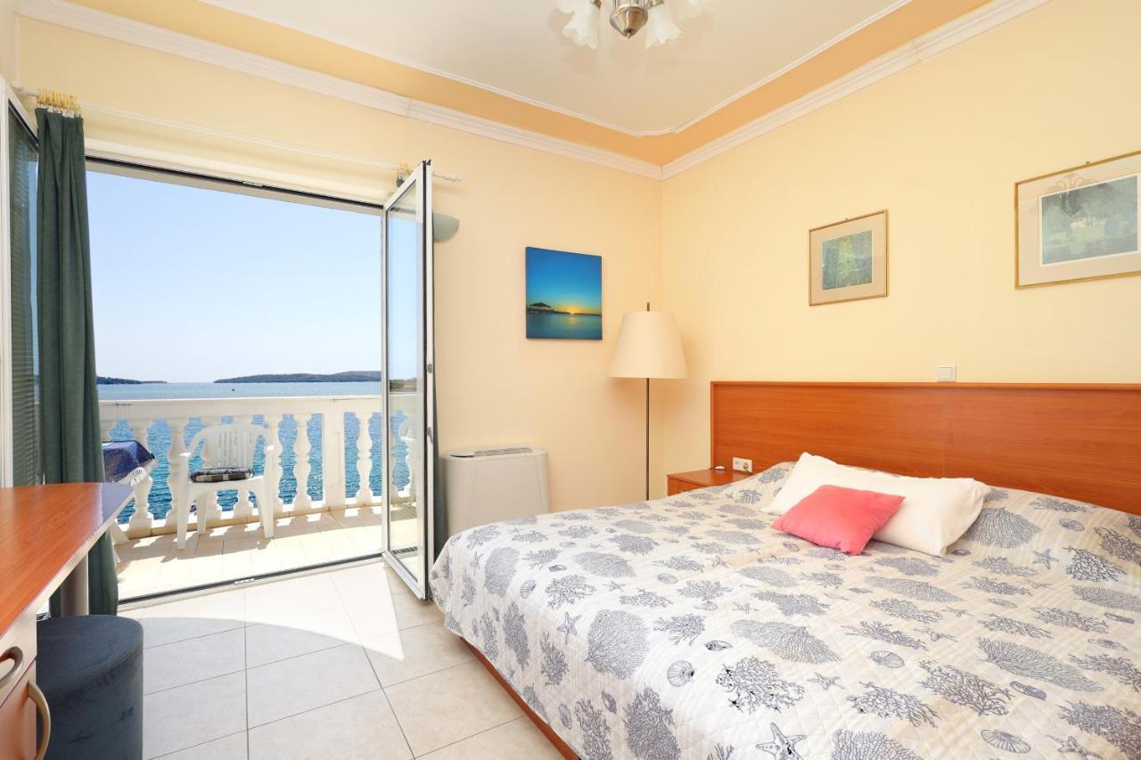 Family Friendly Seaside Apartments Brodarica, Sibenik - 15270 Exterior photo