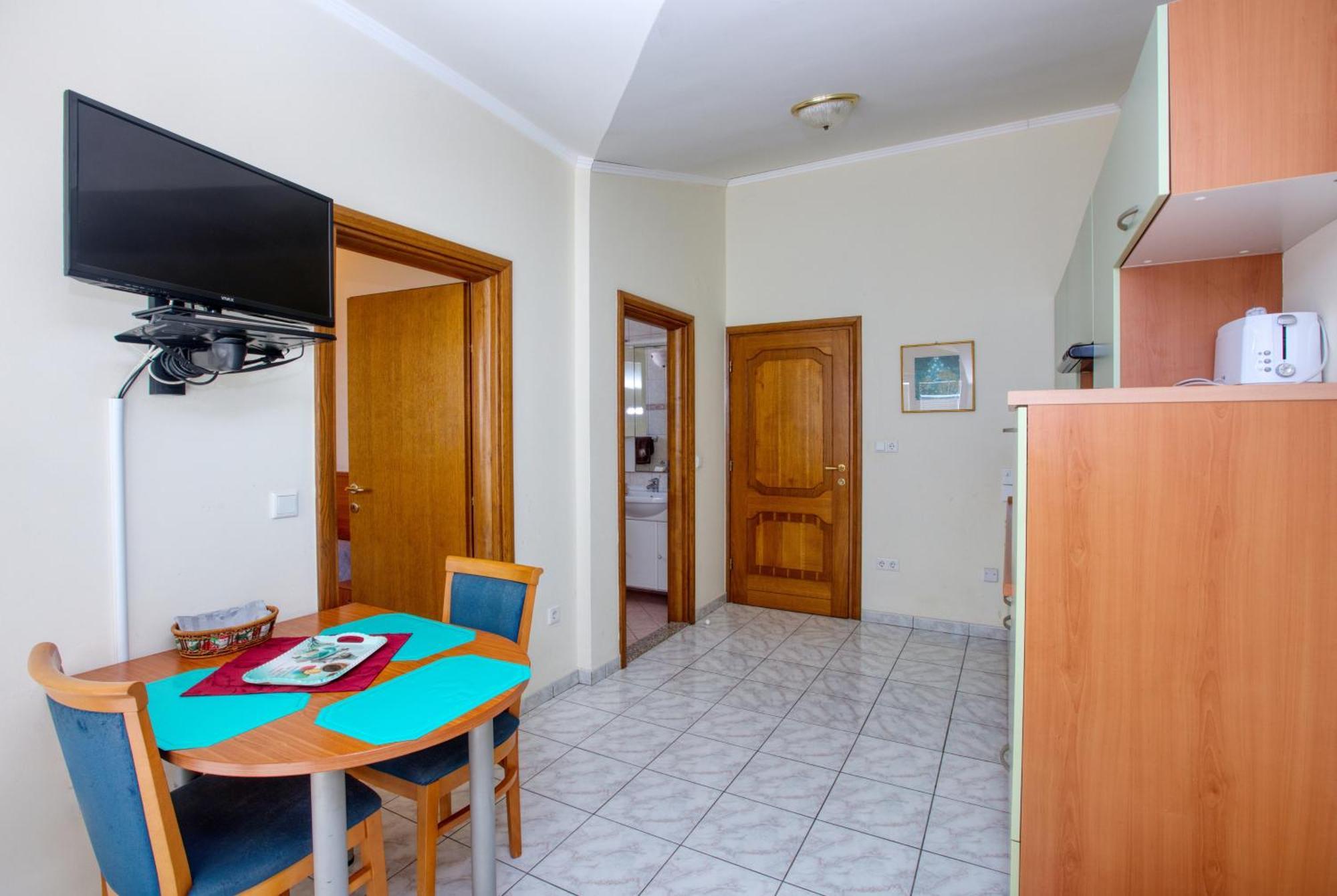 Family Friendly Seaside Apartments Brodarica, Sibenik - 15270 Room photo