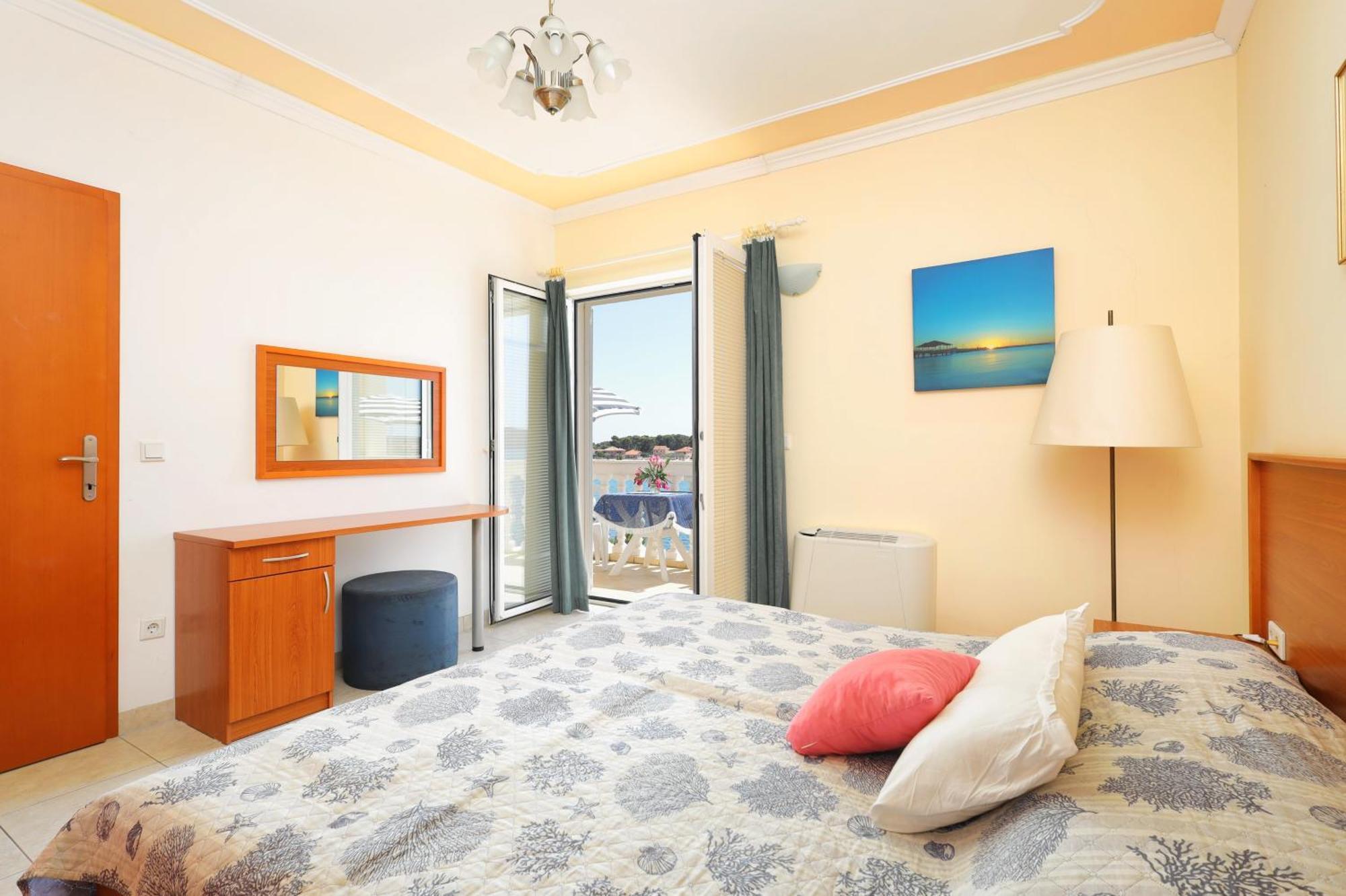 Family Friendly Seaside Apartments Brodarica, Sibenik - 15270 Room photo